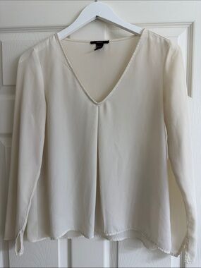 Forever 21 Cream V-Neck Long Sleeve Blouse
